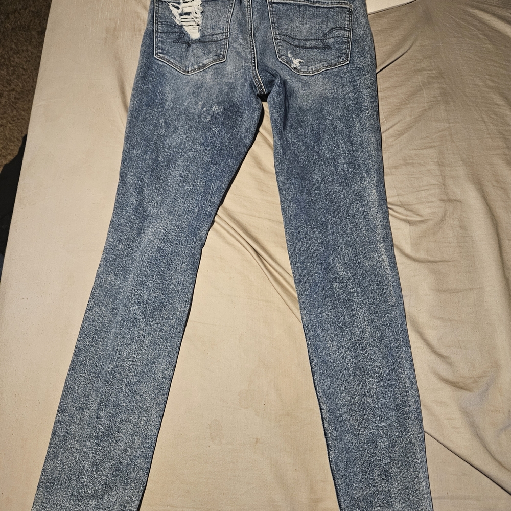 American Eagle Outfitters Light Blue Distressed Skinny Jeans - Picture 2 of 2